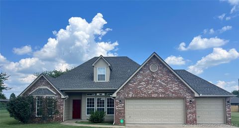 Photo of 12047 N 193rd EastAvenue, Collinsville, OK 74021 (MLS # 2604188)