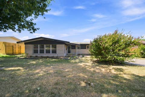 Photo of 1754 S Canton Avenue, Tulsa, OK 74112 (MLS # 2630057)