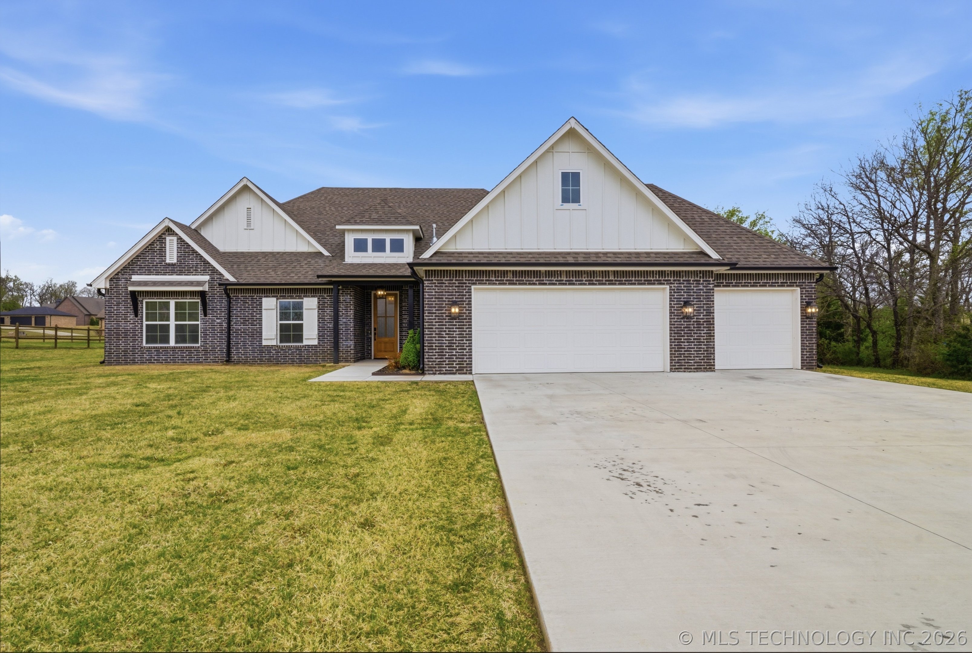 Photo 1 of 39 — 15522 E Taylor Lane, Claremore, OK 74017