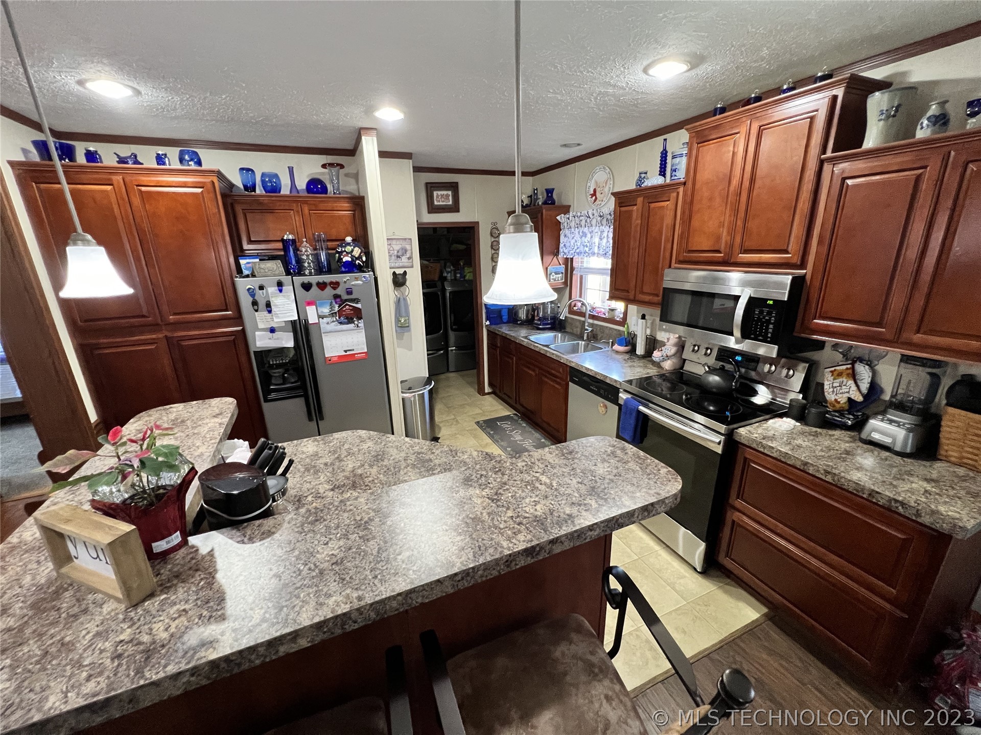 Photo 6 of 13 of 35776 S Saddlerock Drive mobile home