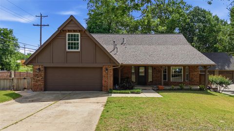 Photo of 809 E Union Street, Broken Arrow, OK 74011 (MLS # 2617068)