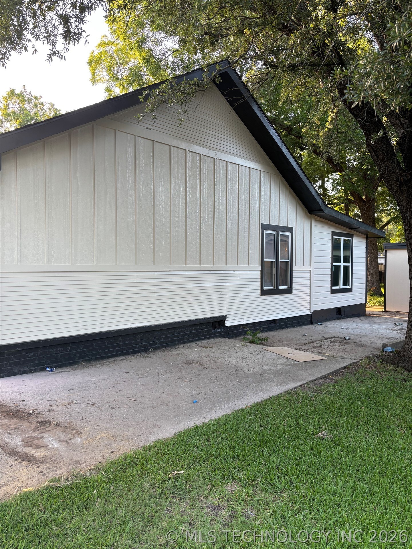 1008 W Burney Street