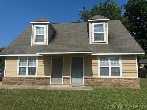 Photo of 310 York Street, Tahlequah, OK 74464 (MLS # 2537610)