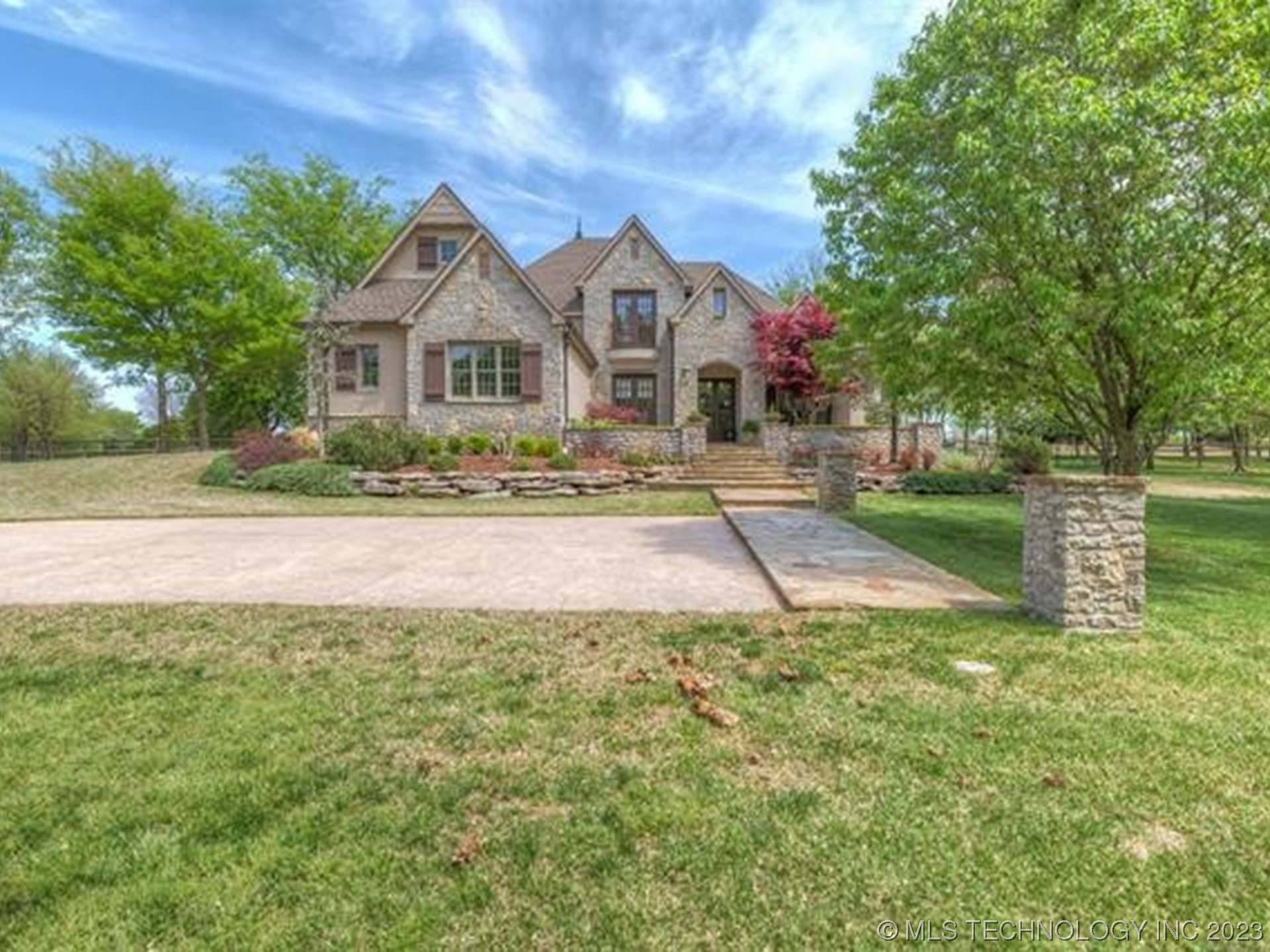 Photo 1 of 1 of 10121 N Glen Ellen Road house