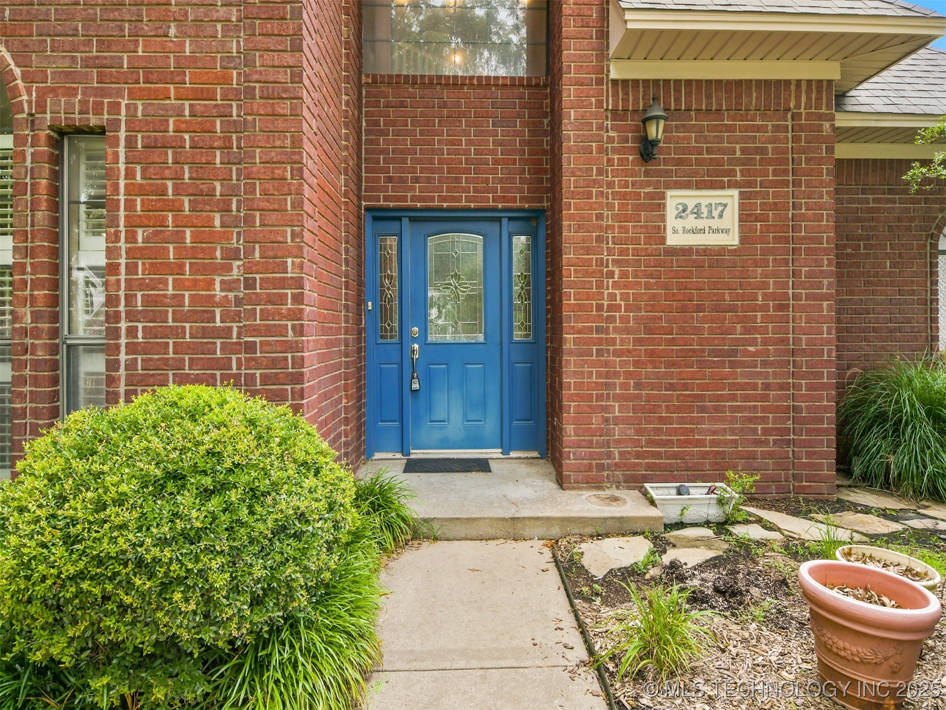 2417 S Rockford Parkway