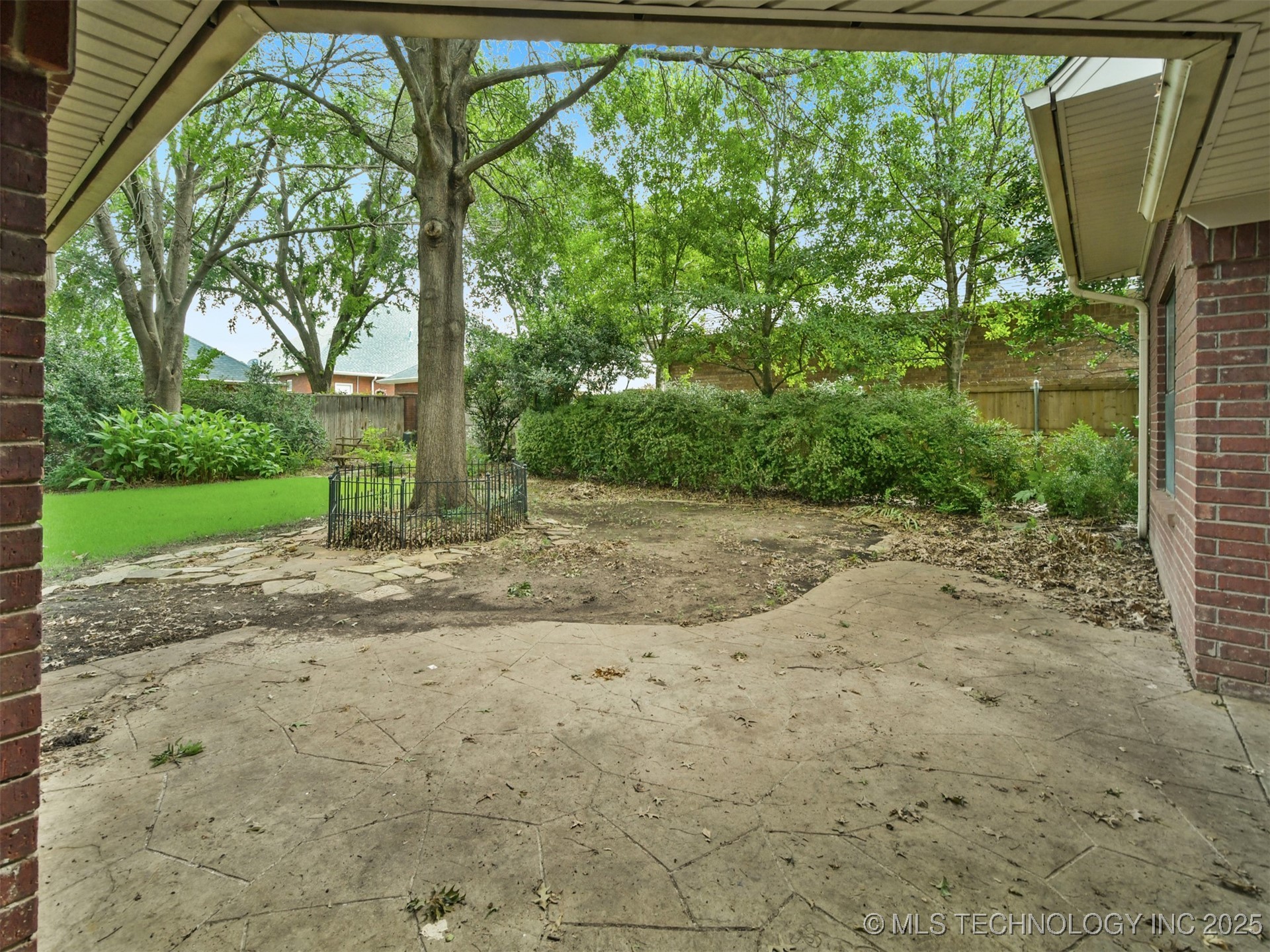 2417 S Rockford Parkway