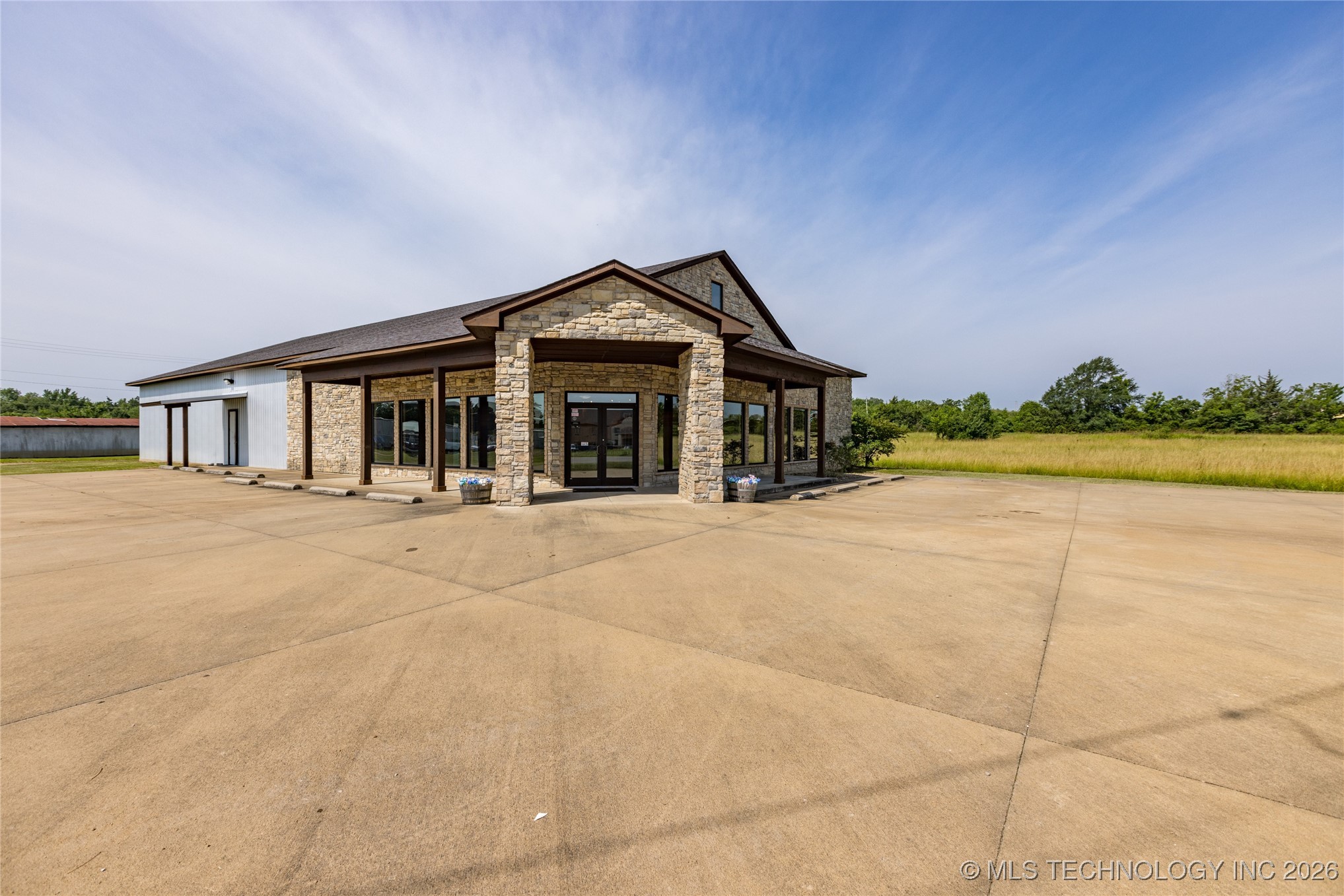 1910 E Jackson Street