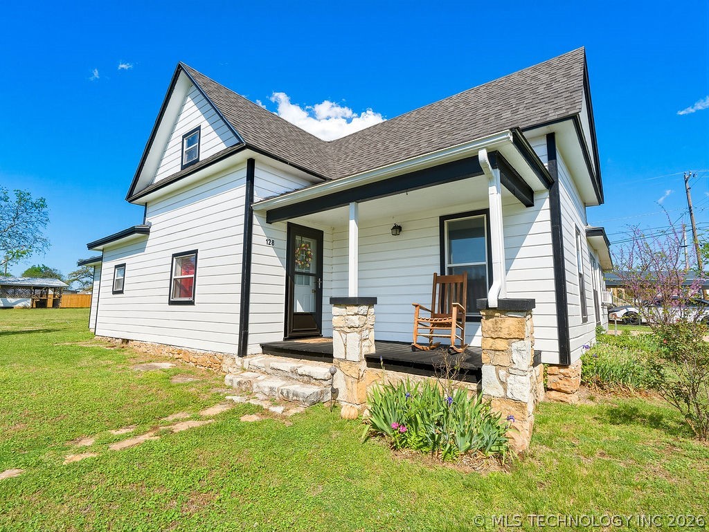 Photo 1 of 33 — 128 W Tahlequah, Sulphur, OK 73086