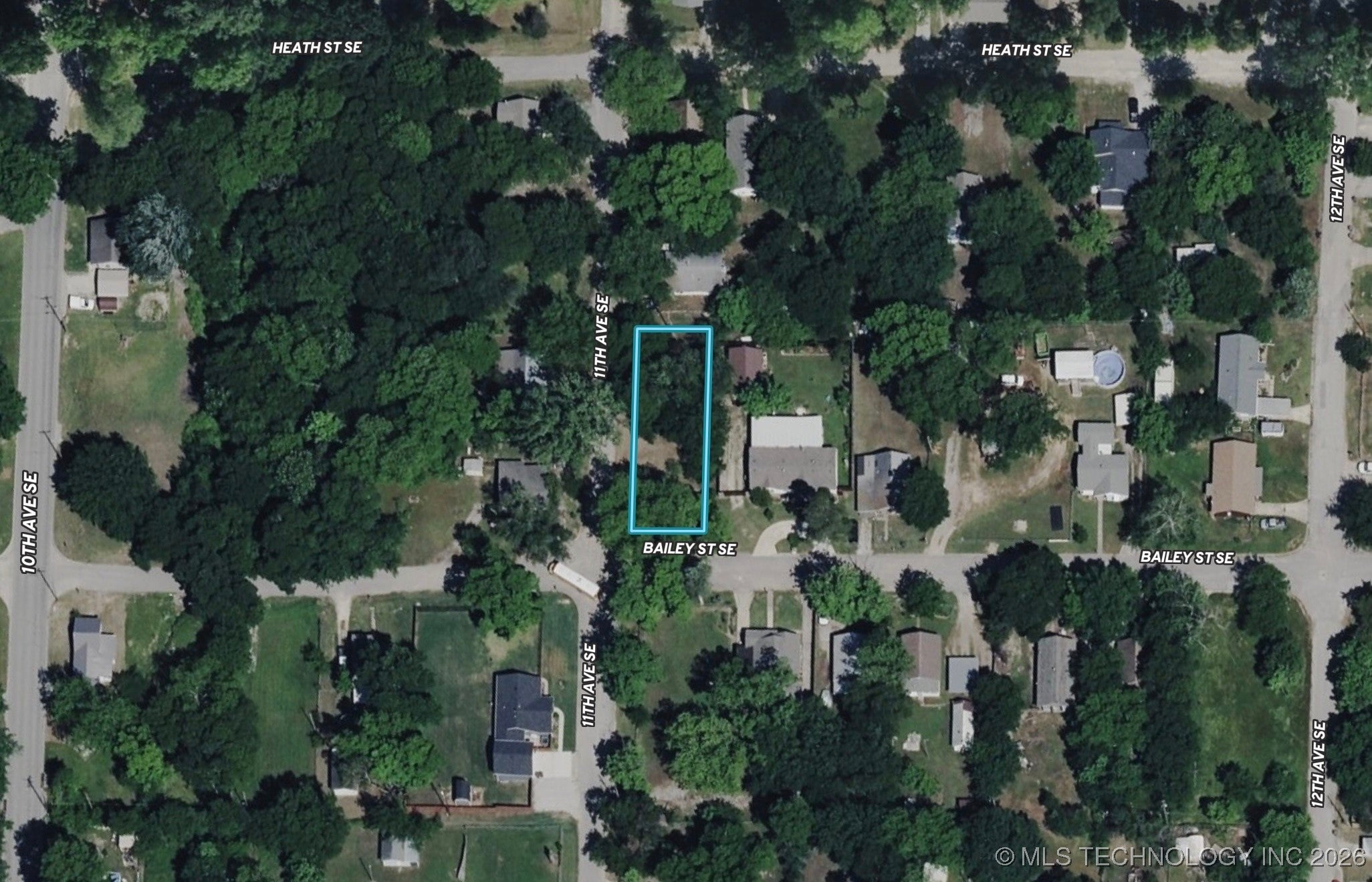 1102 Bailey SE