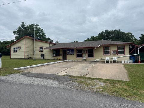 Photo of 101 N 3rd Street, Hartshorne, OK 74547 (MLS # 2616888)