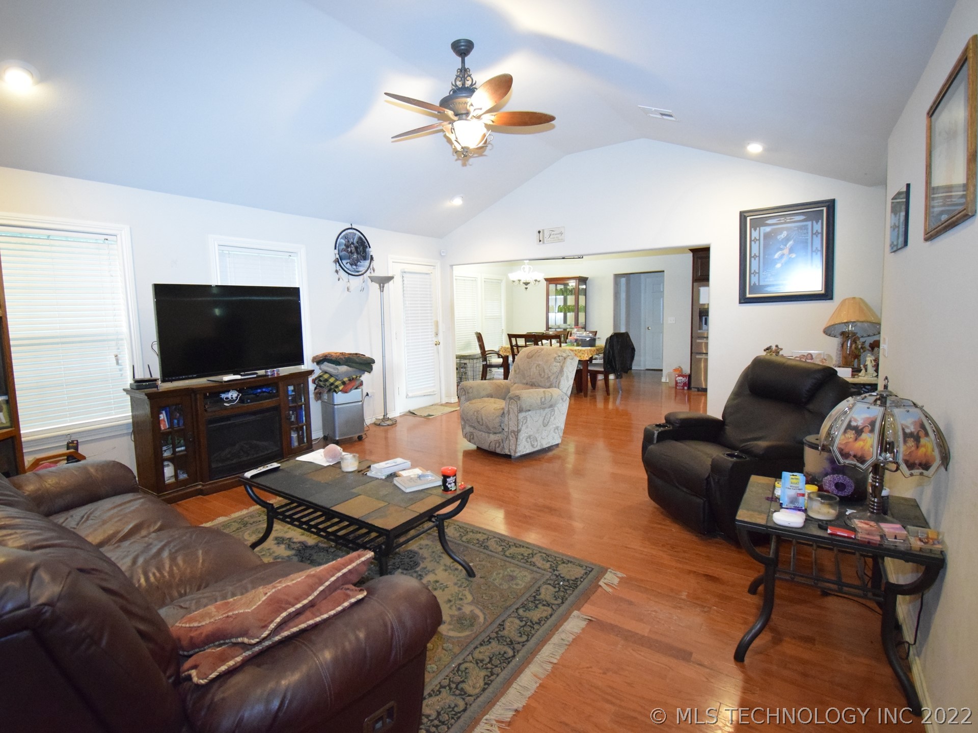 Photo 9 of 20 of 1608 N Jones Avenue house