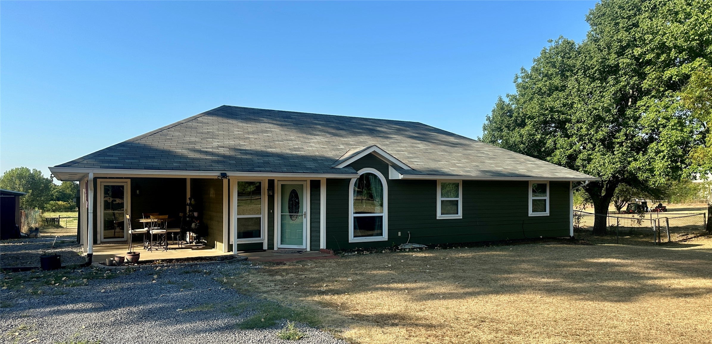 2105 W Mockingbird Lane