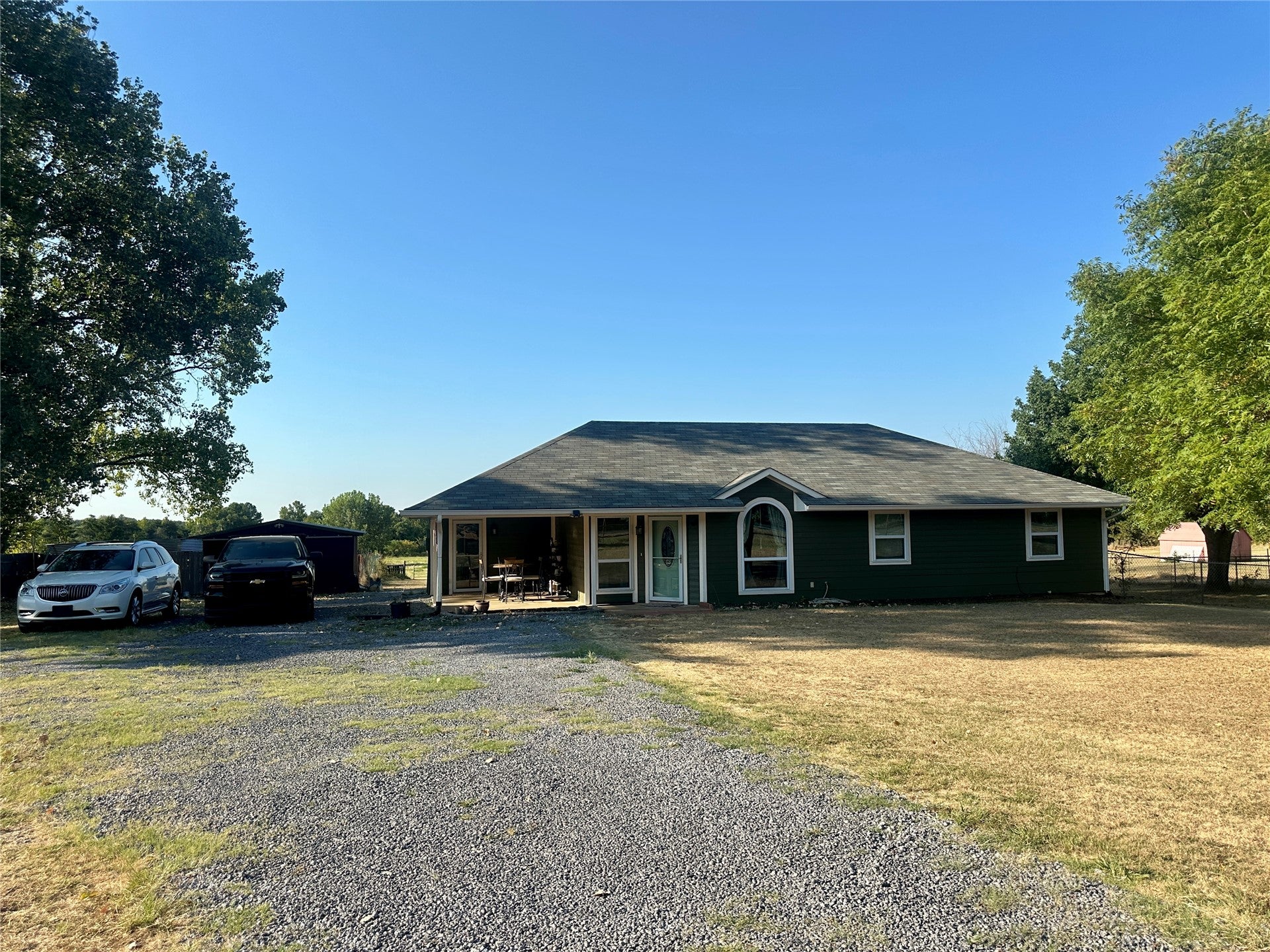 2105 W Mockingbird Lane