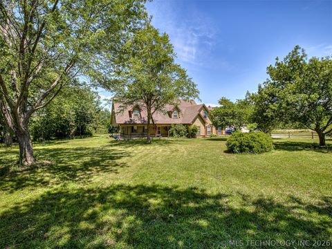 Photo of 32851 Long Bay Road, Wagoner, OK 74467 (MLS # 2617133)