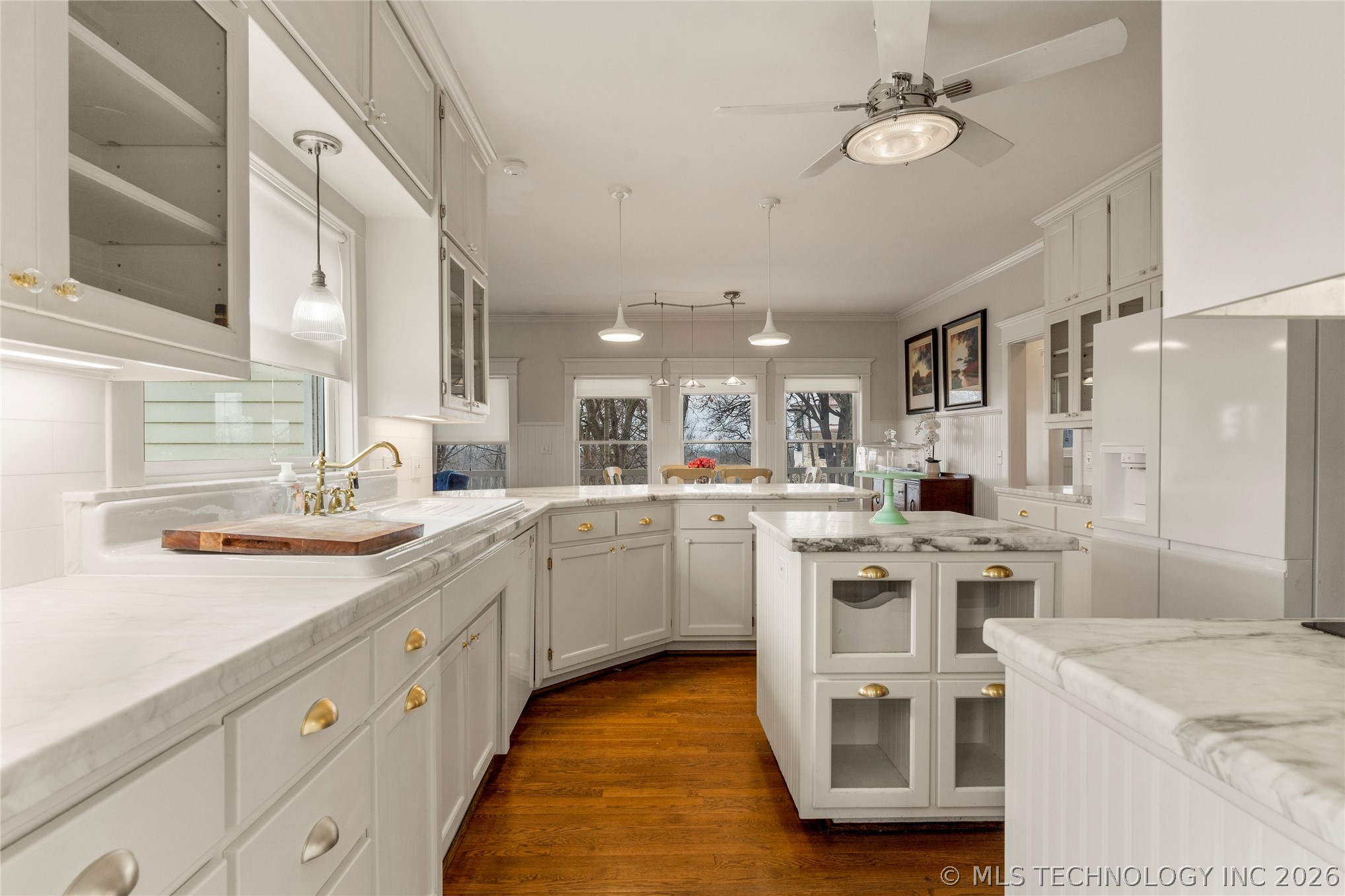 listing image