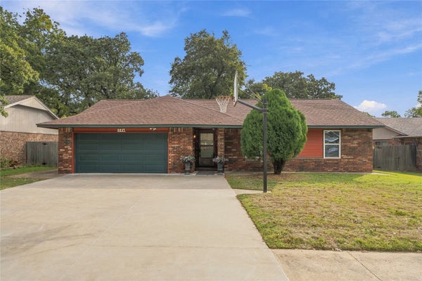 8117 S DATE AVE, BROKEN ARROW, OK 74011 - Image 19de536c643f2fbe2b4afb7ba1461b7a/1930791011