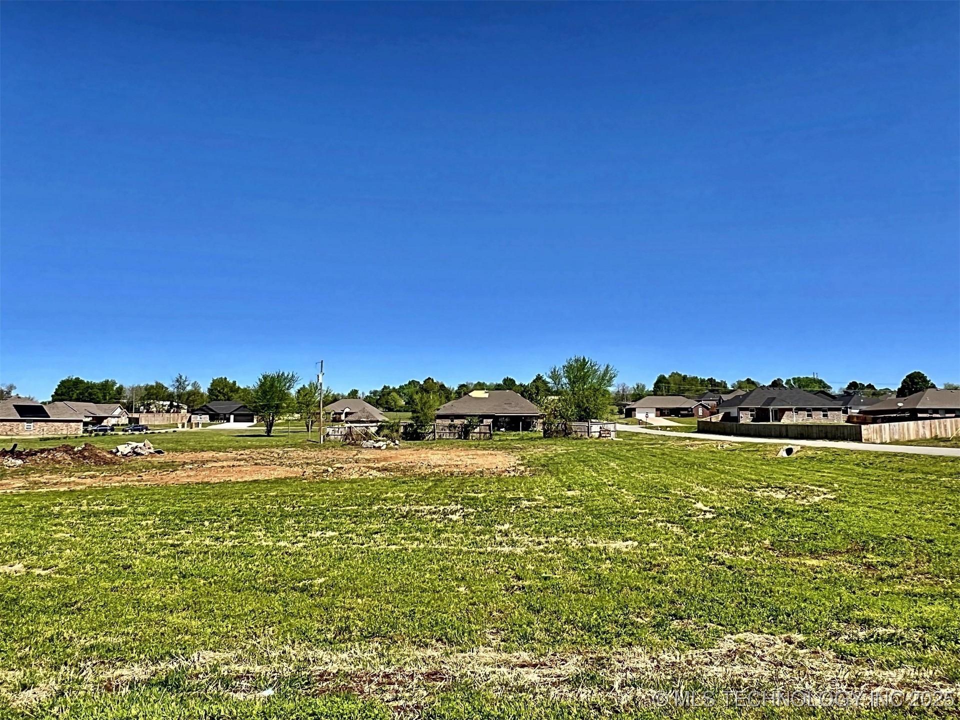 Photo 1 of 29 — 17540 W Tray Road, Tahlequah, OK 74464