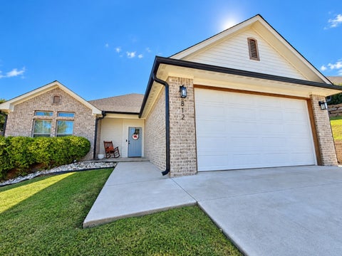 Photo of 812 E Finley Ridge Drive, Tahlequah, OK 74464 (MLS # 2636739)