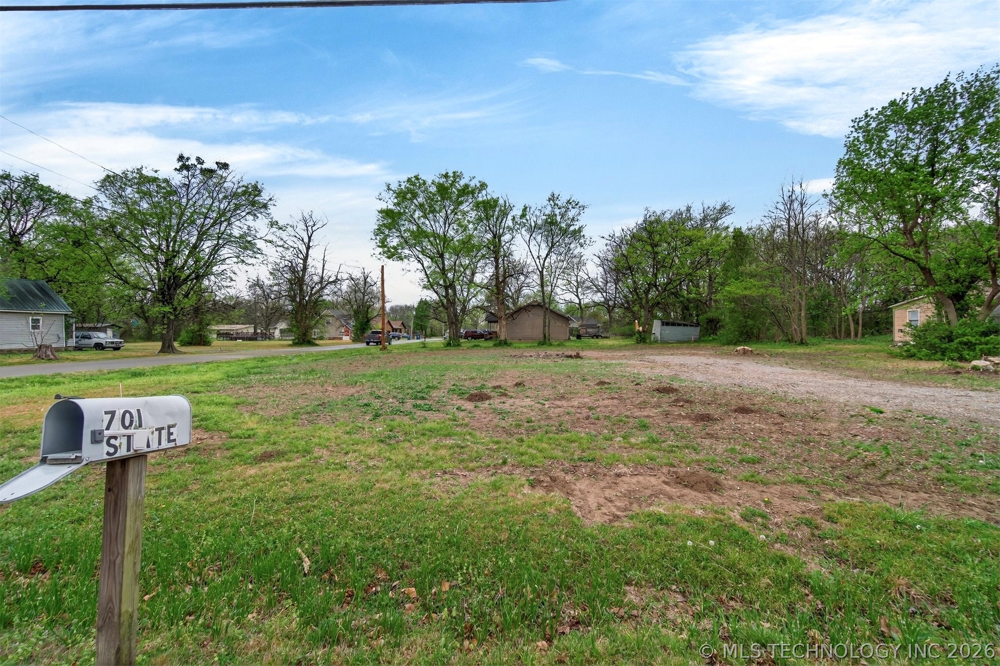 Photo 1 of 21 — 701 N State Street, Wagoner, OK 74467