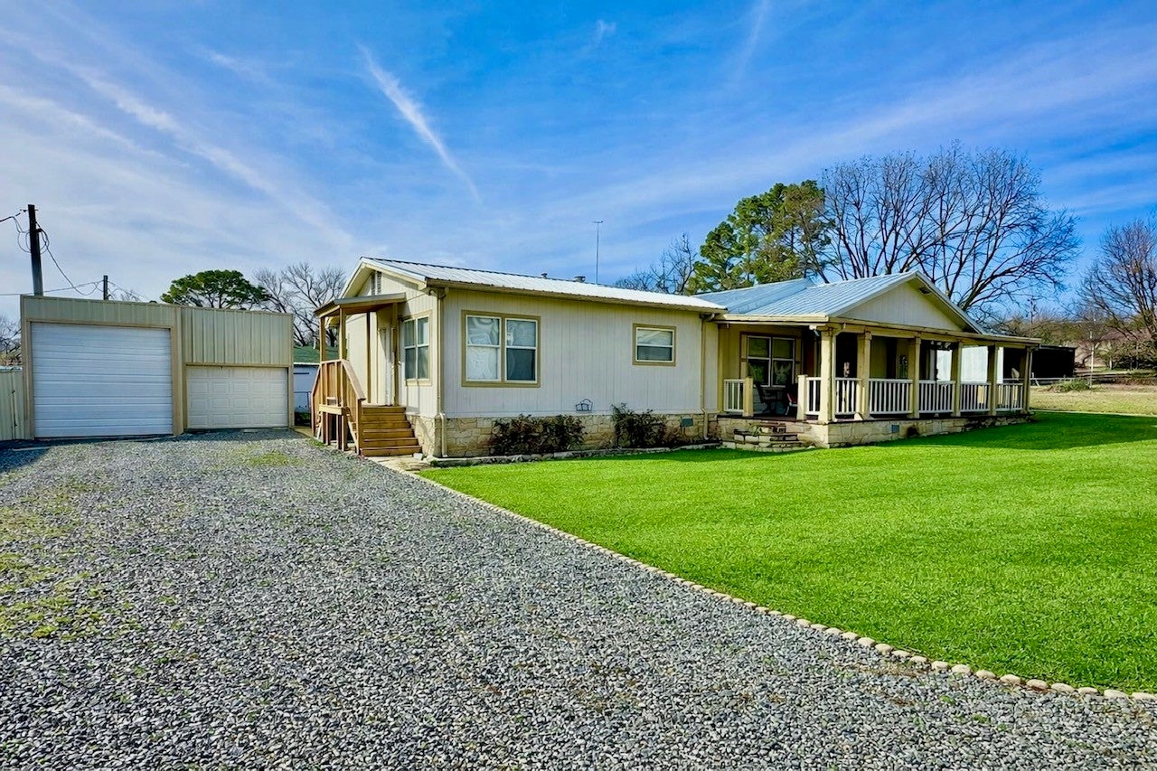 3943 Surf Road