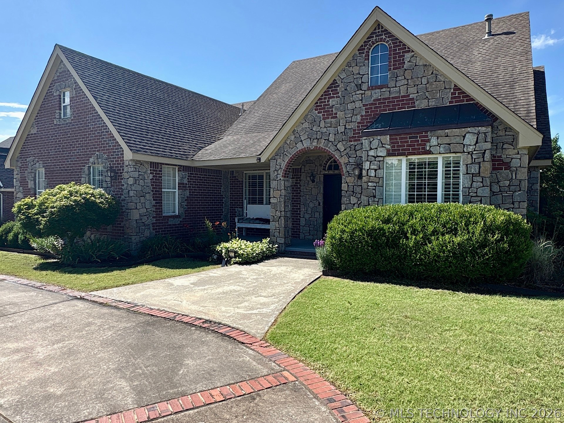 Photo 1 of 88 — 1025 E 13th Street, Cushing, OK 74023