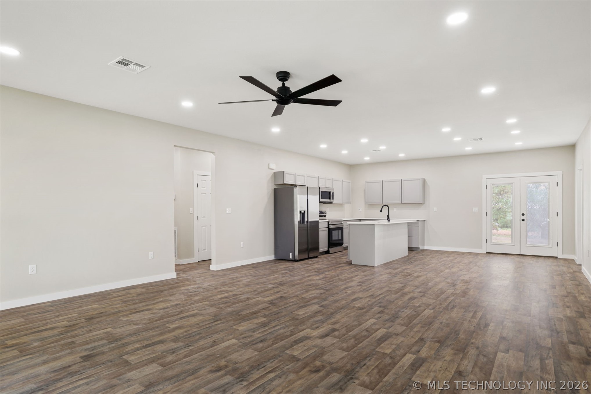 453 W 2nd Street