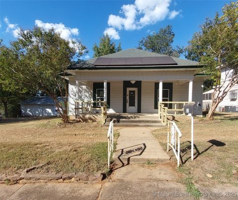 307 E Lowery Street Hugo OK 74743