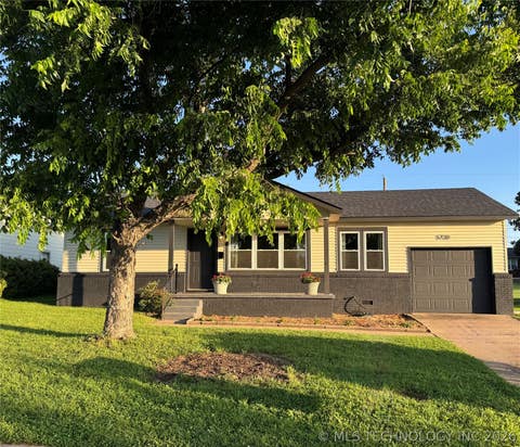 Photo of 5720 E 21st Street, Tulsa, OK 74114 (MLS # 2622740)