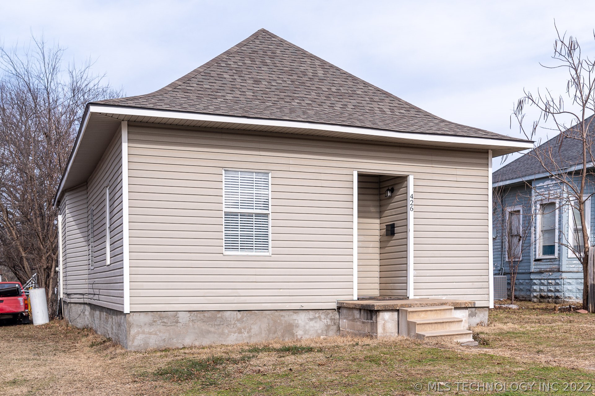 Photo 1 of 21 of 426 E 9th house