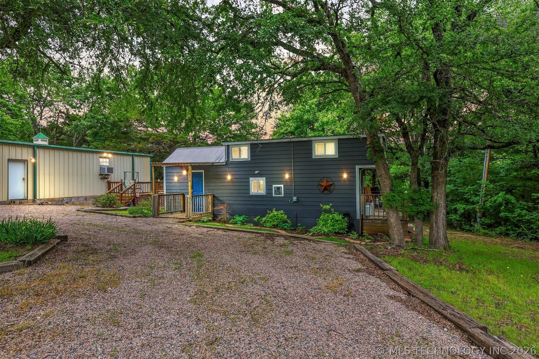 13850 Country Club
