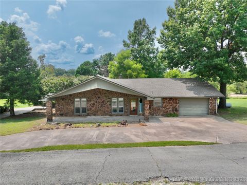 Photo of 1791 W Mcgill Circle, Eufaula, OK 74432 (MLS # 2601319)