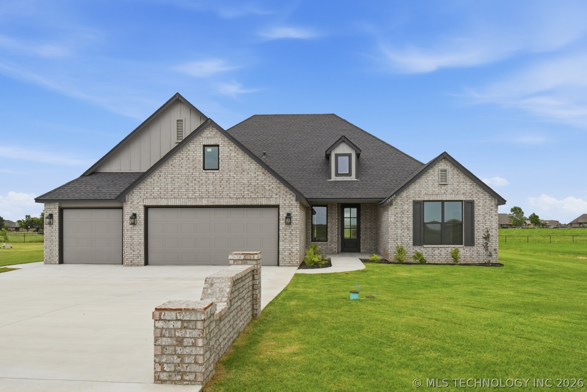 Previous listing photo of front of home.