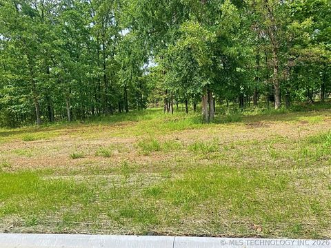 Photo of 777 Winsor Place, Tahlequah, OK 74464 (MLS # 2617402)