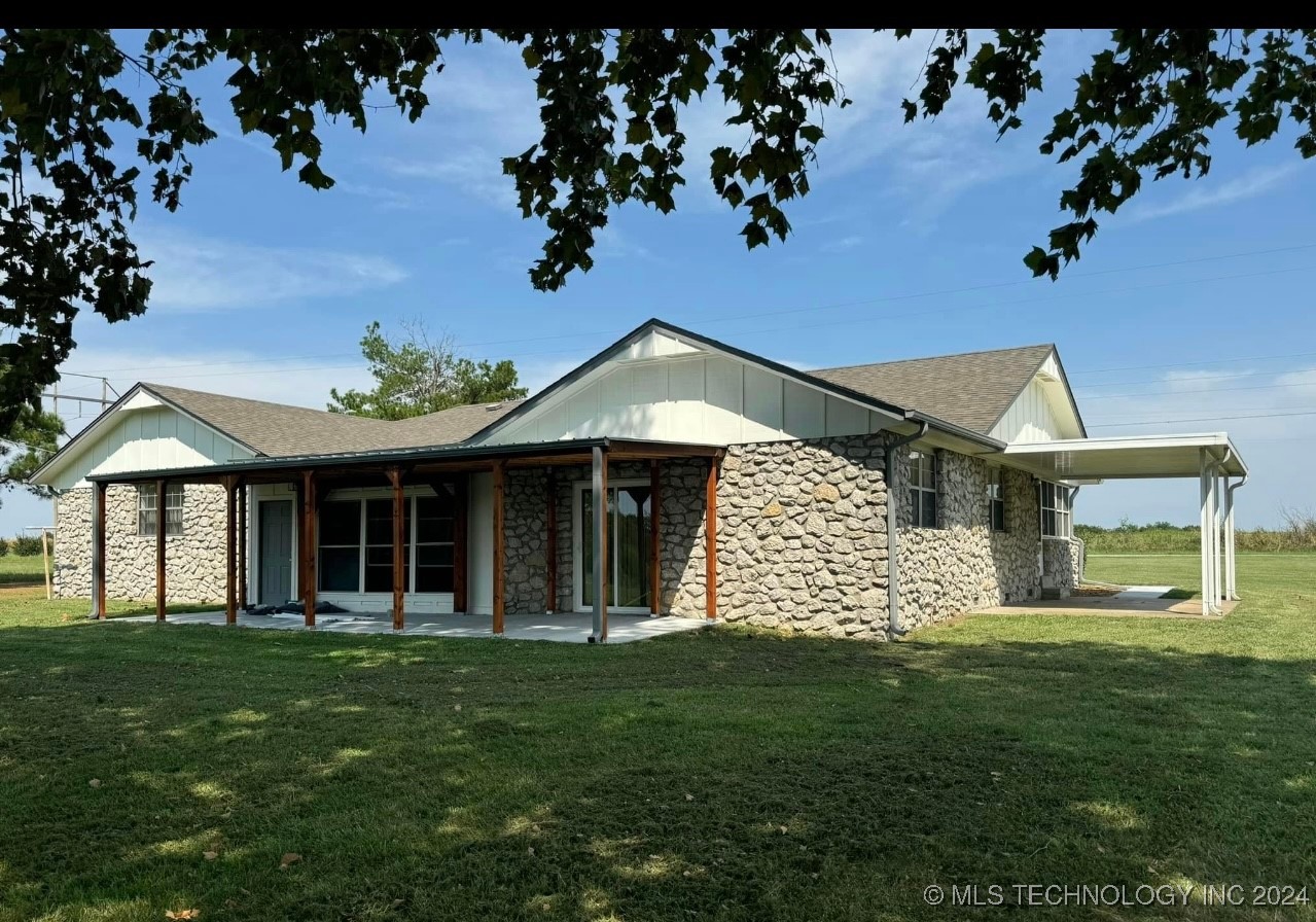 Photo 2 of 15 of 16012 S Elwood Avenue house