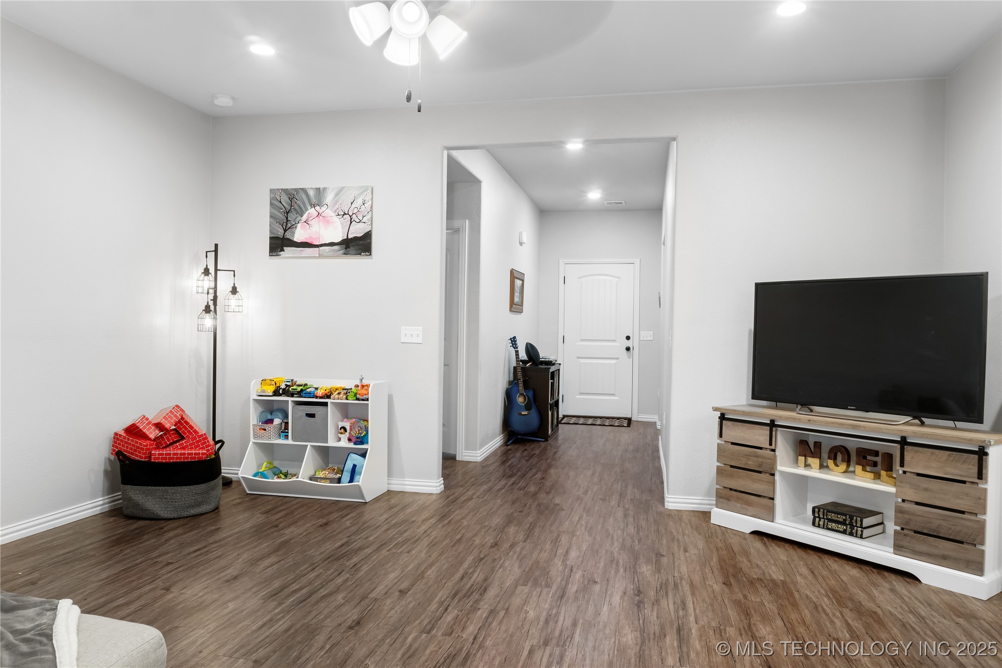 3425 Lazy Lane