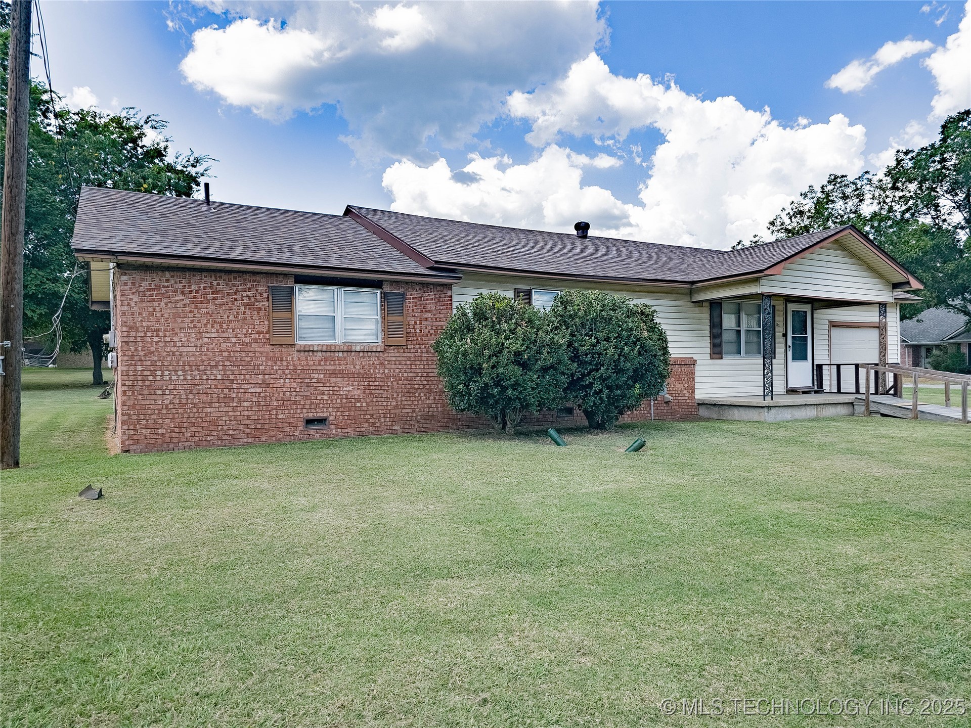 302 S 1st