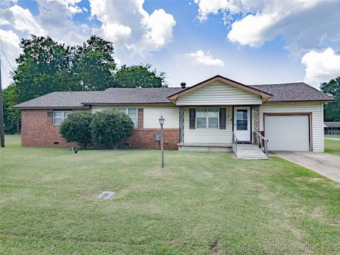 302 S 1st Street Calera OK 74730