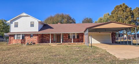 Photo of 419635 E 1158 Road, Checotah, OK 74426 (MLS # 2546948)