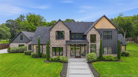 Photo of 7785 Forest Lane, Tulsa, OK 74132 (MLS # 2624719)