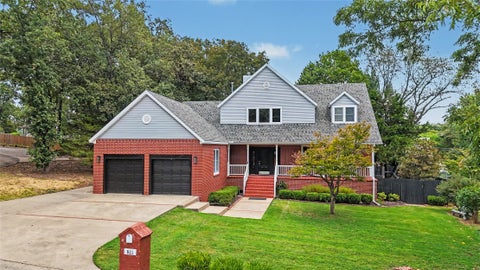 Photo of 801 Kaufman Avenue, Tahlequah, OK 74464 (MLS # 2631330)