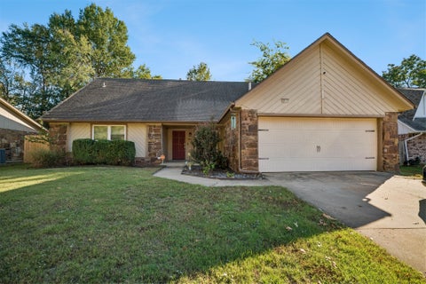Photo of 2613 W Toledo Street, Broken Arrow, OK 74012 (MLS # 2637977)