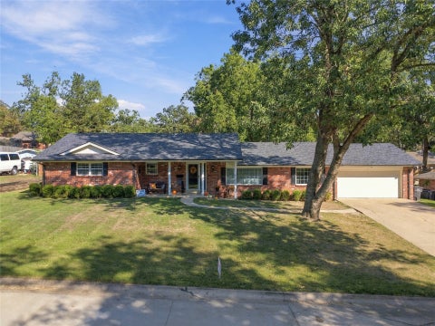 Photo of 1352 Evergreen Drive, Bartlesville, OK 74006 (MLS # 2637011)