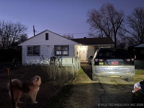 Photo of 4208 NE Michigan Street, Bartlesville, OK 74006 (MLS # 2602704)