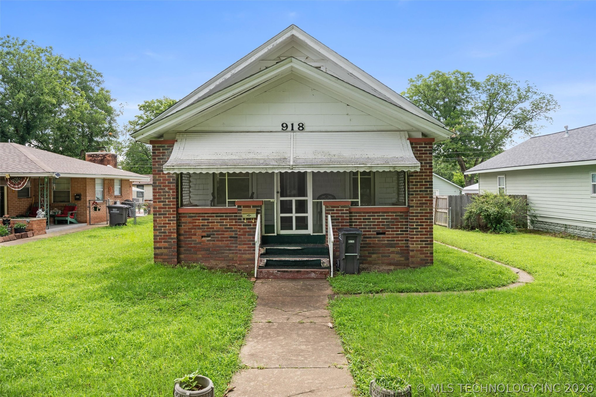 Photo 1 of 27 — 918 SE Delaware Avenue, Bartlesville, OK 74003