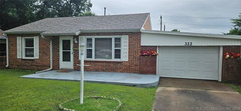 Photo of 322 SE 5th Street, Pryor, OK 74361 (MLS # 2622577)