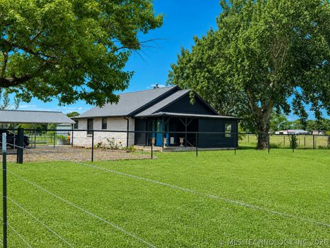 Photo of 3702 E Wise Road, McAlester, OK 74501 (MLS # 2616453)