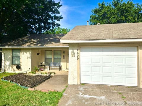 Single Family Residence in Broken Arrow OK 4809 Hickory Avenue.jpg