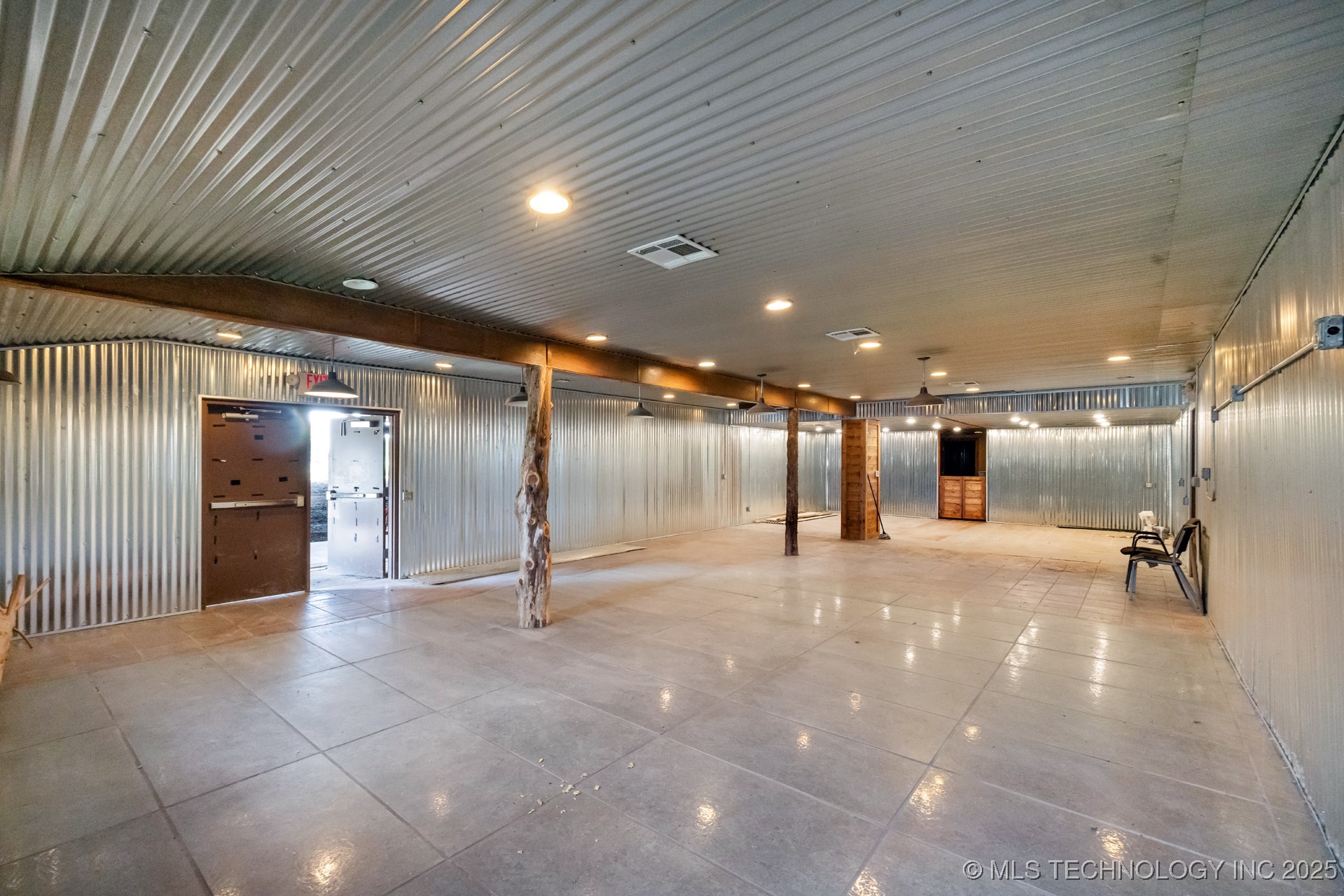 605 NE Lincoln Road