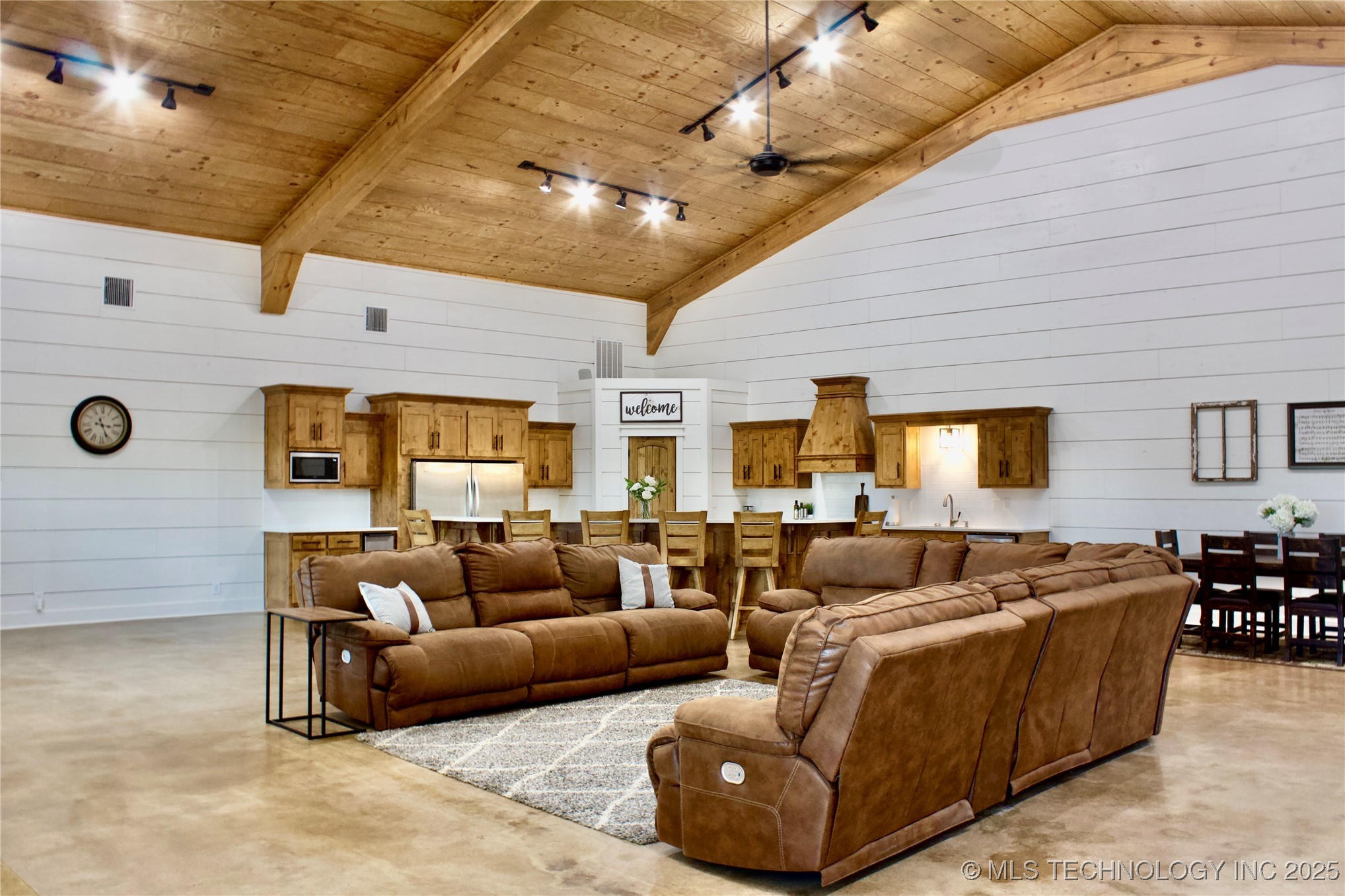 2304 Pleasant Road