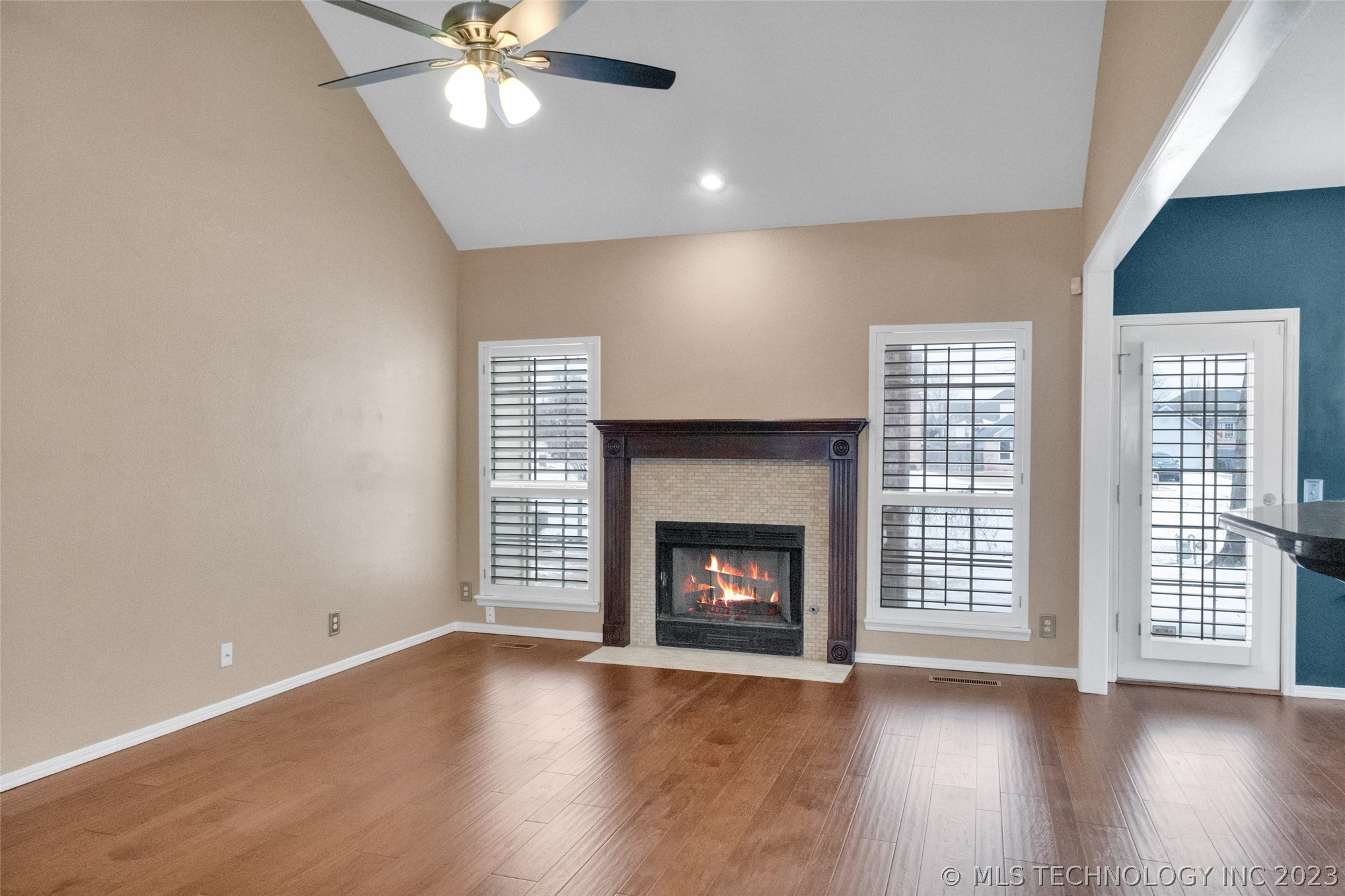Photo 19 of 41 of 5412 S Narcissus Avenue house